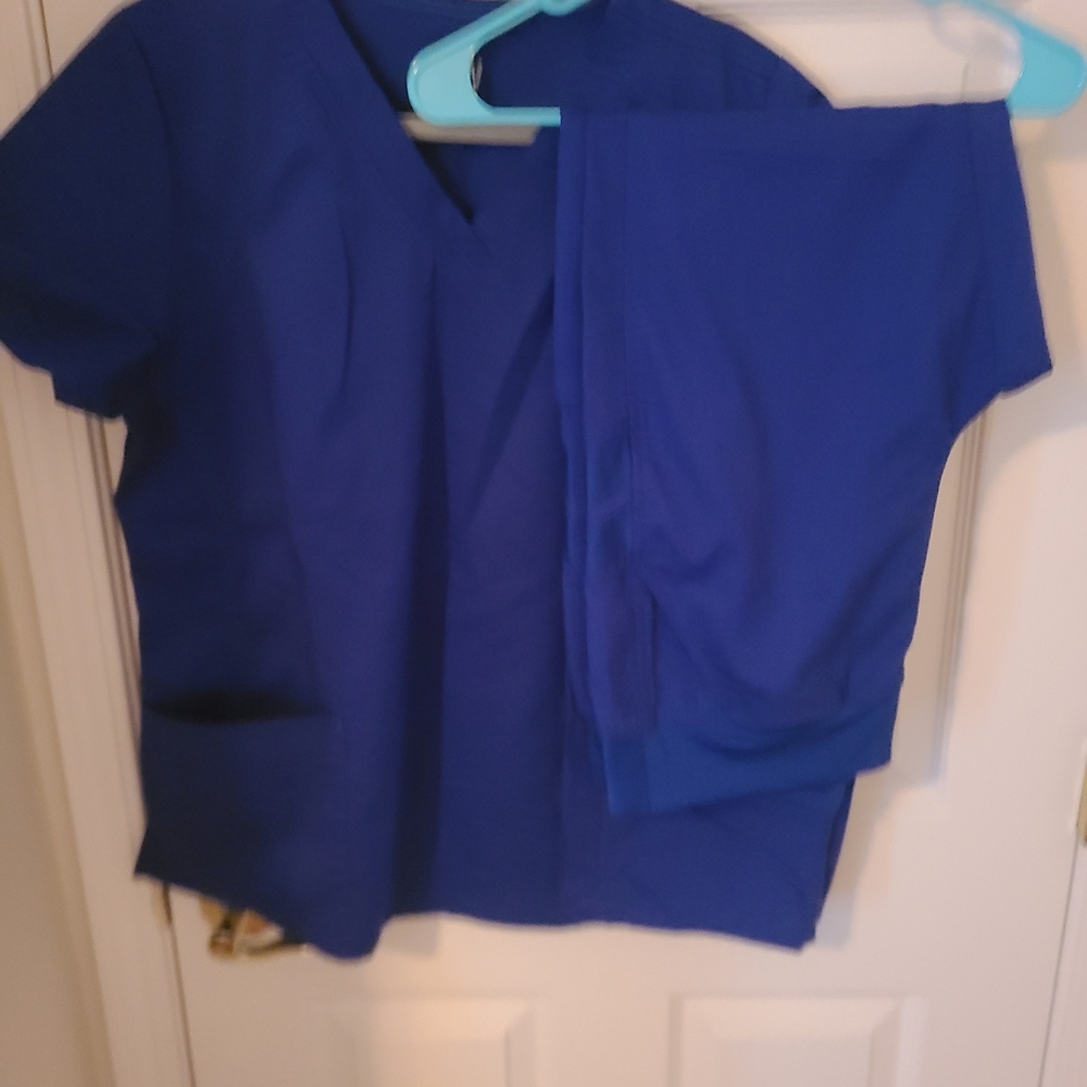 AUW Women's V-Neck Scrub Top and Pants in Royal Blue